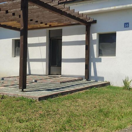 Apartmani Nova Topola エクステリア 写真