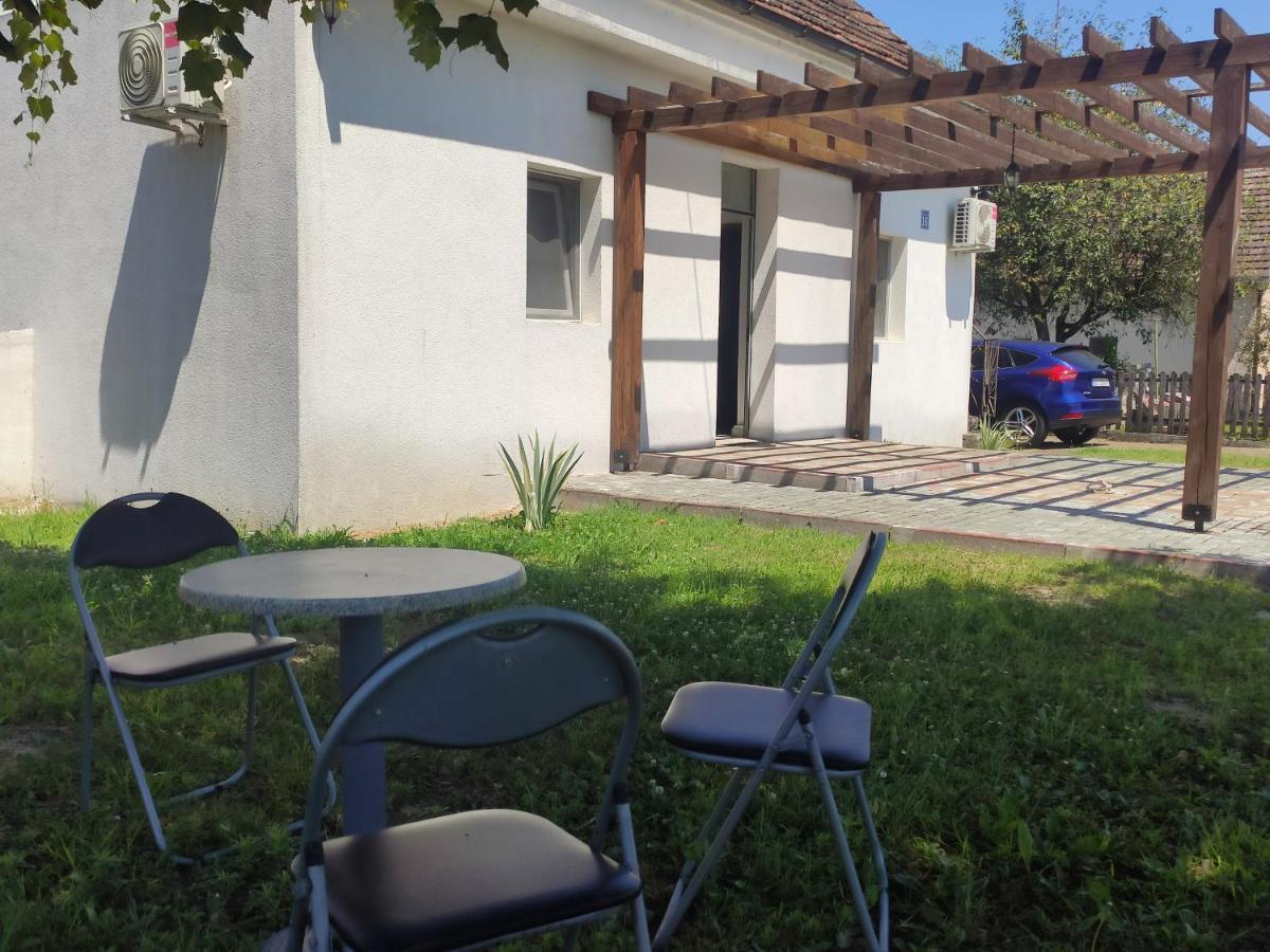 Apartmani Nova Topola エクステリア 写真